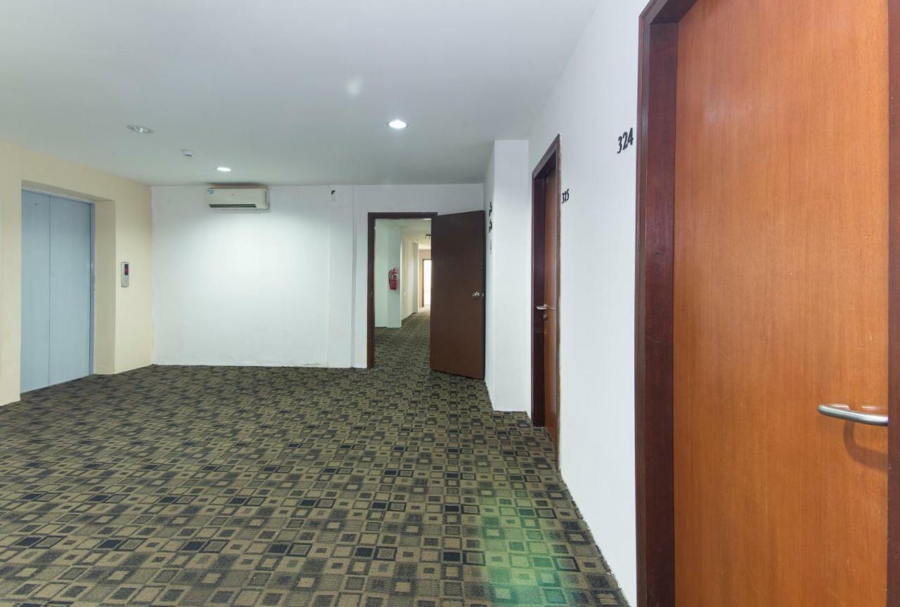 Fumah Hotel Shah Alam Esterno foto