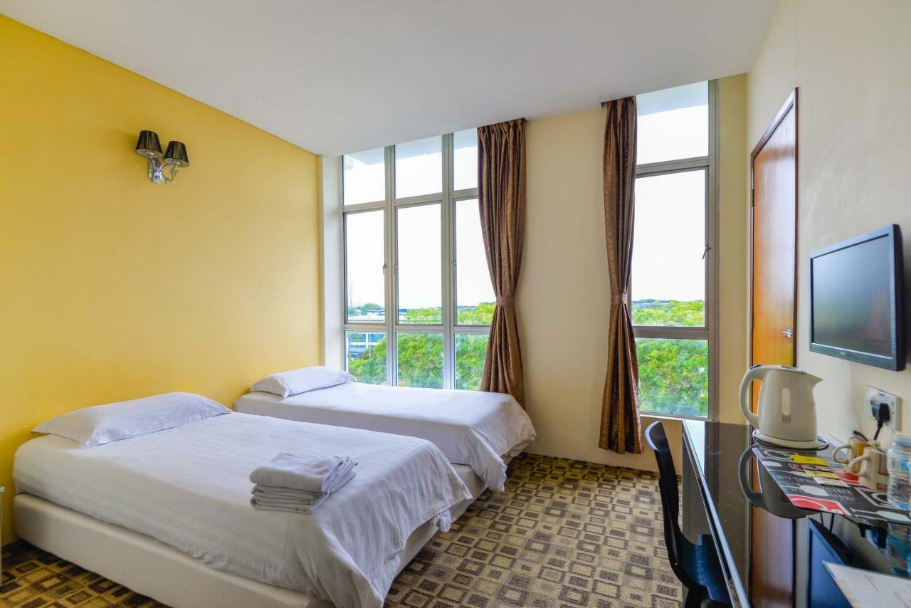 Fumah Hotel Shah Alam Esterno foto