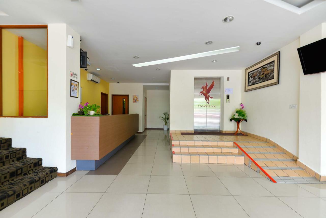 Fumah Hotel Shah Alam Esterno foto