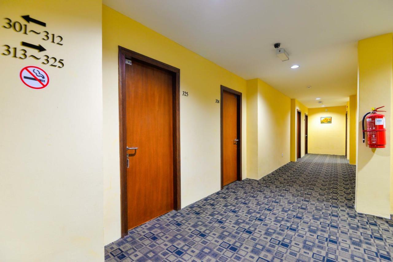 Fumah Hotel Shah Alam Esterno foto